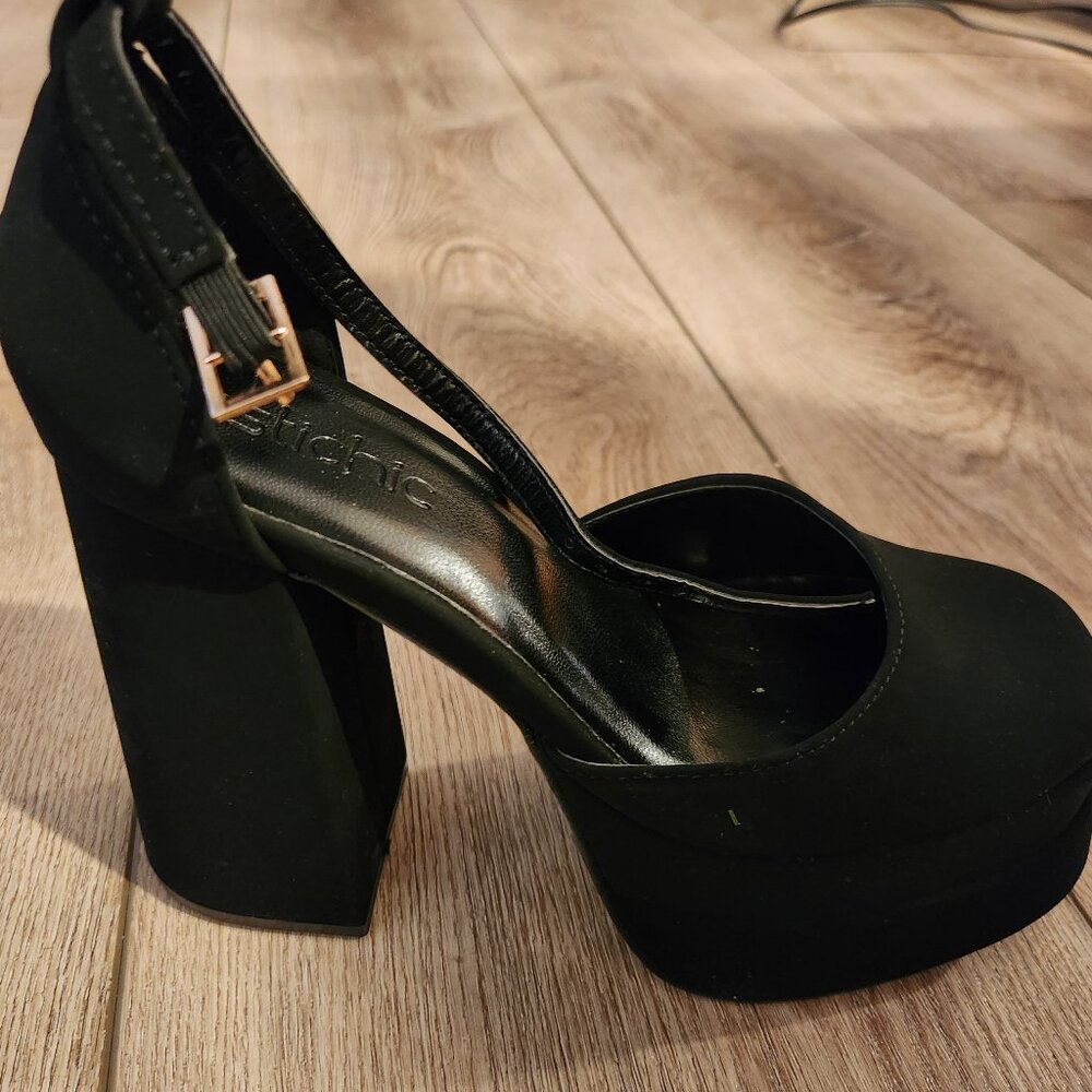 Platform Ankle Strap Chunky Pumps